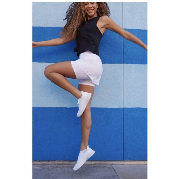 New SPANX Get Moving 14" Skort in White Size LARGE NWOT $72 - Picture 1 of 3